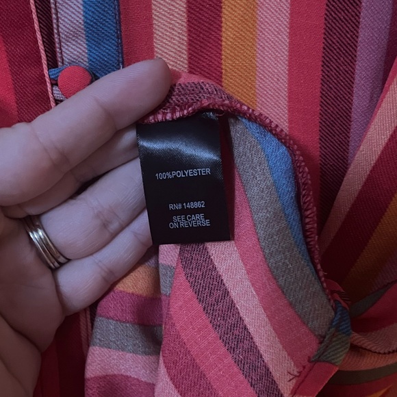 EUC Torrid sleeveless button up top multicolored stripes size 1 - Picture 3 of 5